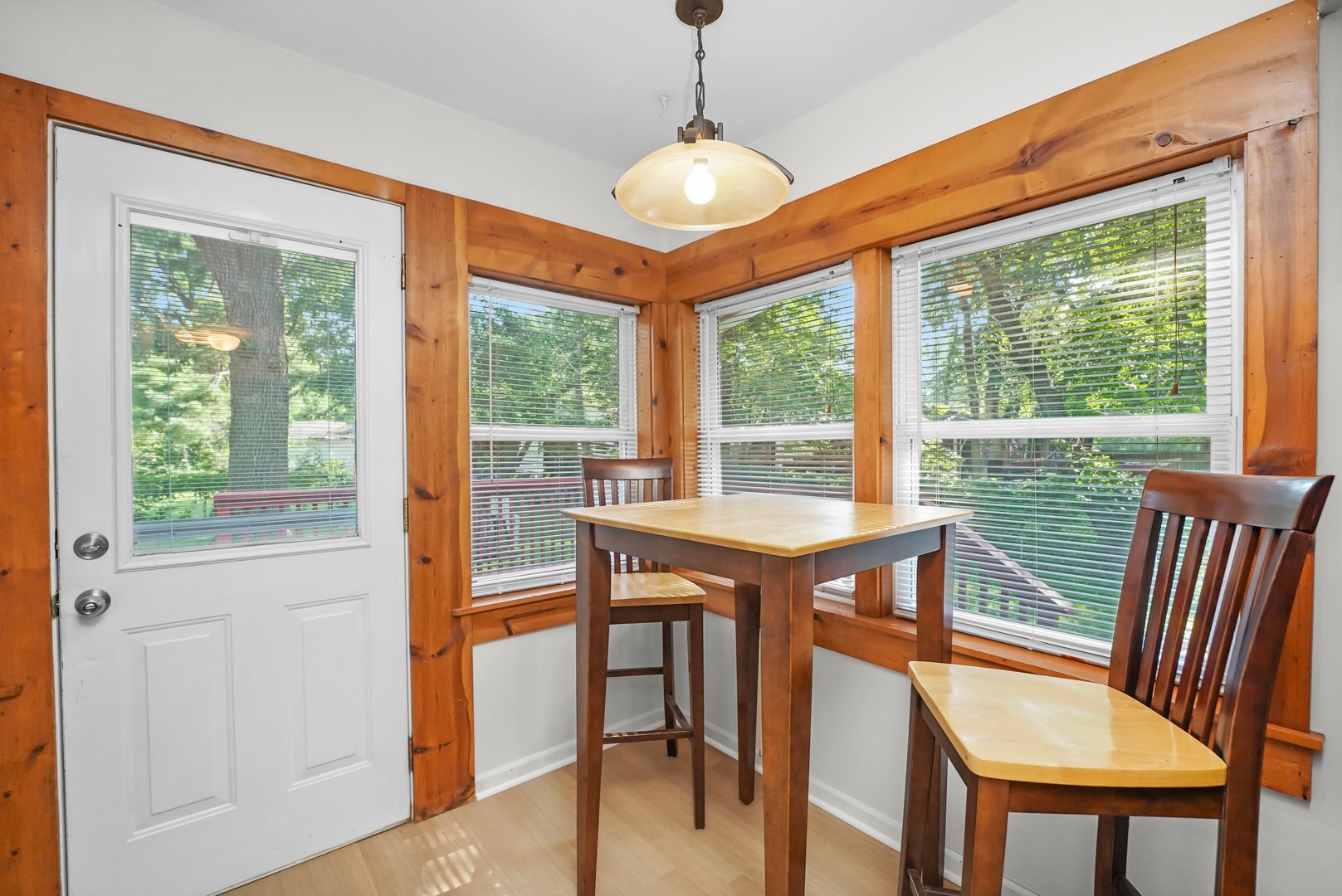 28608 W Parkview Drive, Island Lake, IL 60042
