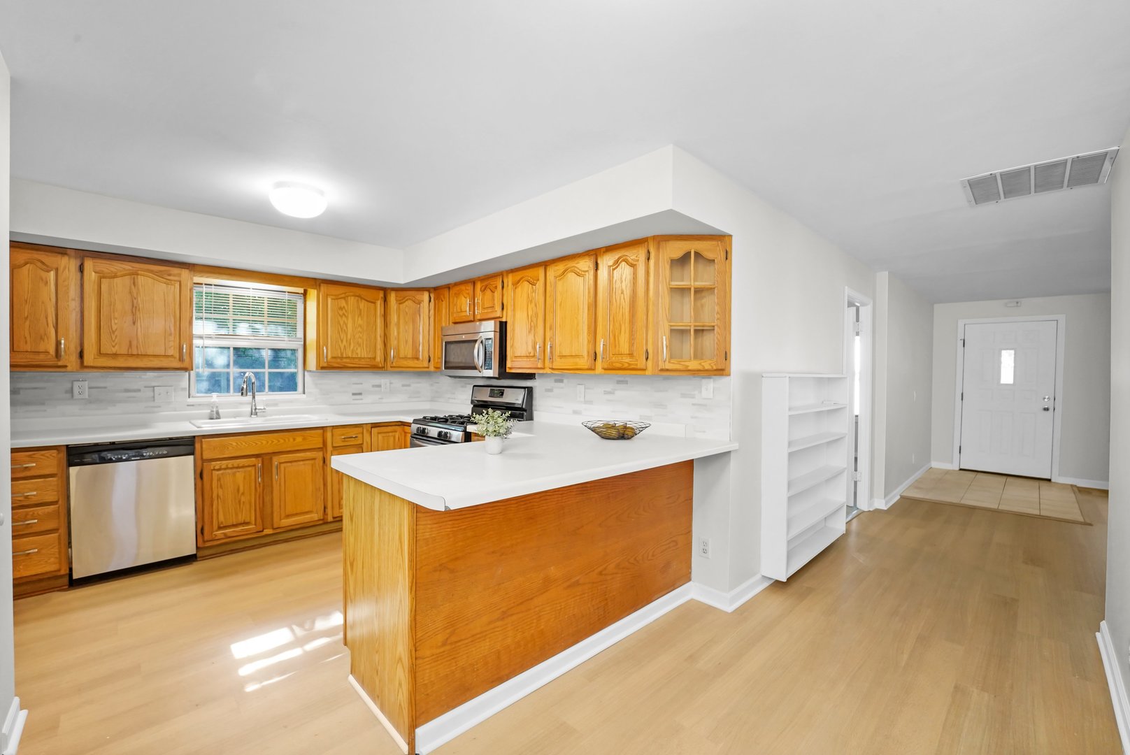 28608 W Parkview Drive, Island Lake, IL 60042