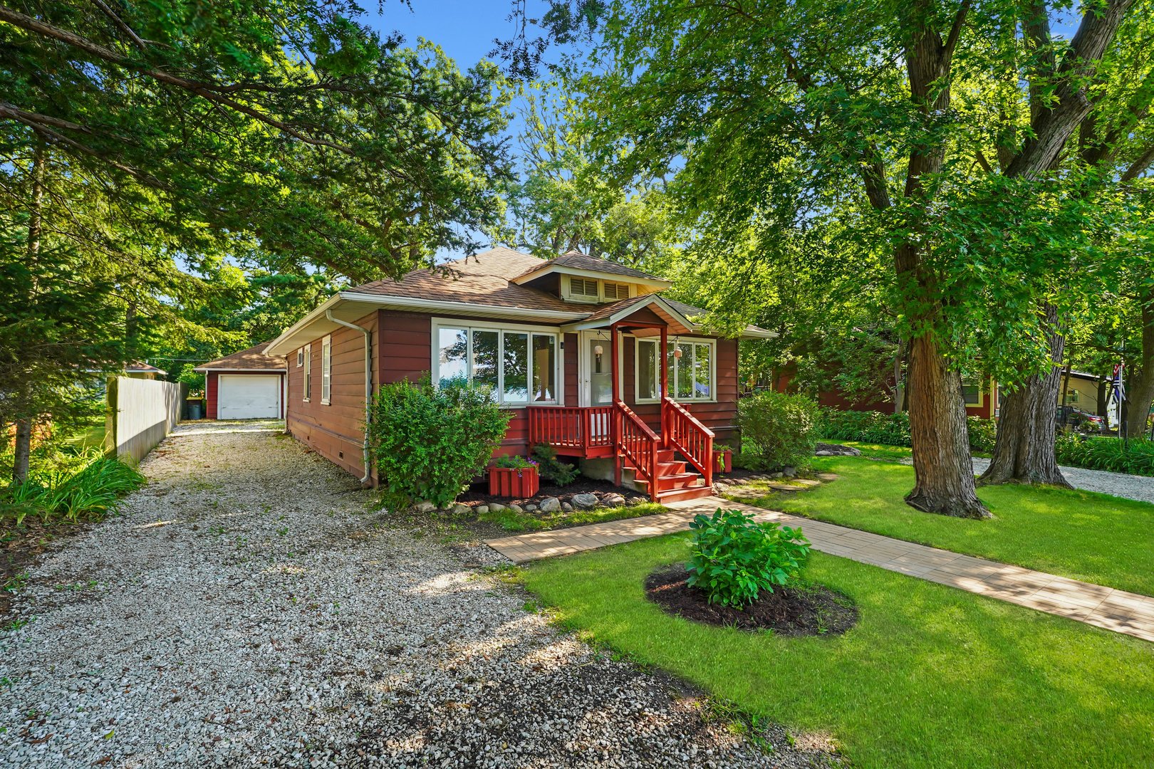 28608 W Parkview Drive, Island Lake, IL 60042