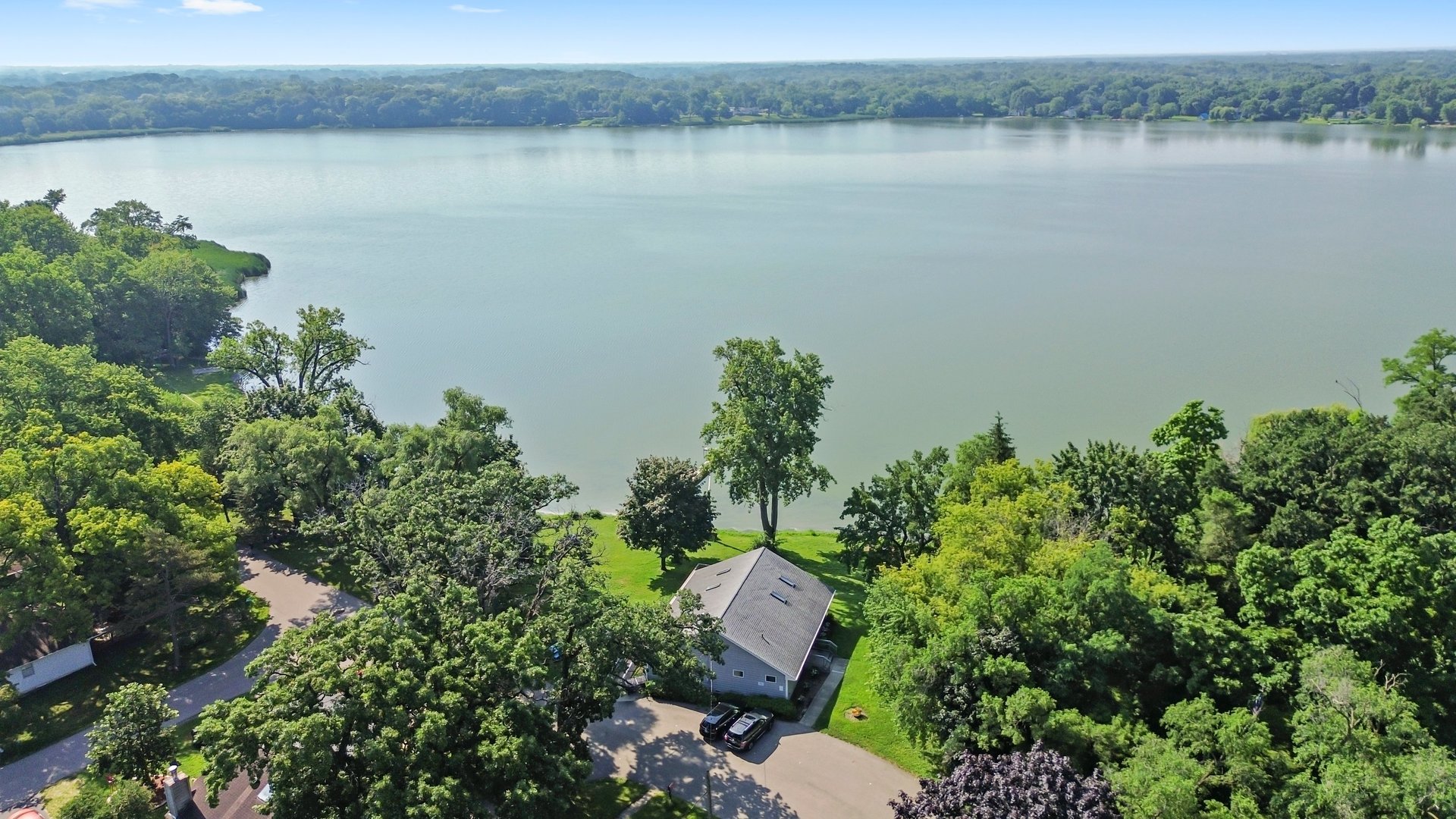 28608 W Parkview Drive, Island Lake, IL 60042