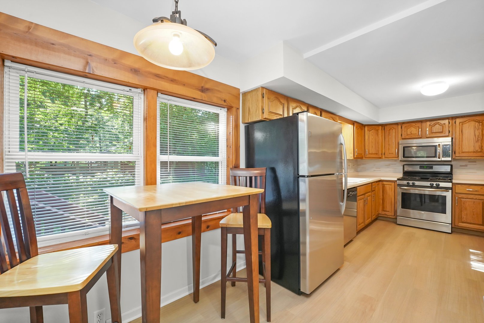 28608 W Parkview Drive, Island Lake, IL 60042
