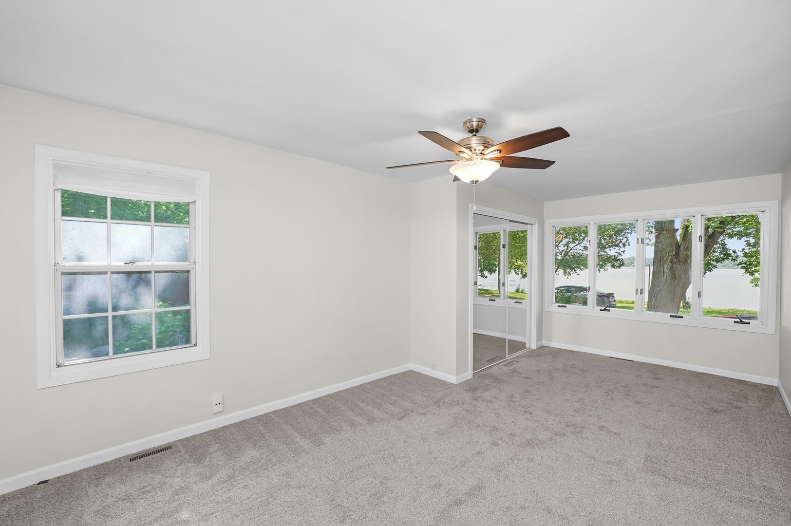 28608 W Parkview Drive, Island Lake, IL 60042