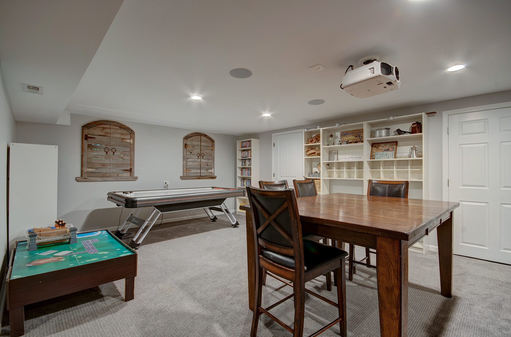 712 Stonebridge Road, Frankfort, IL 60423