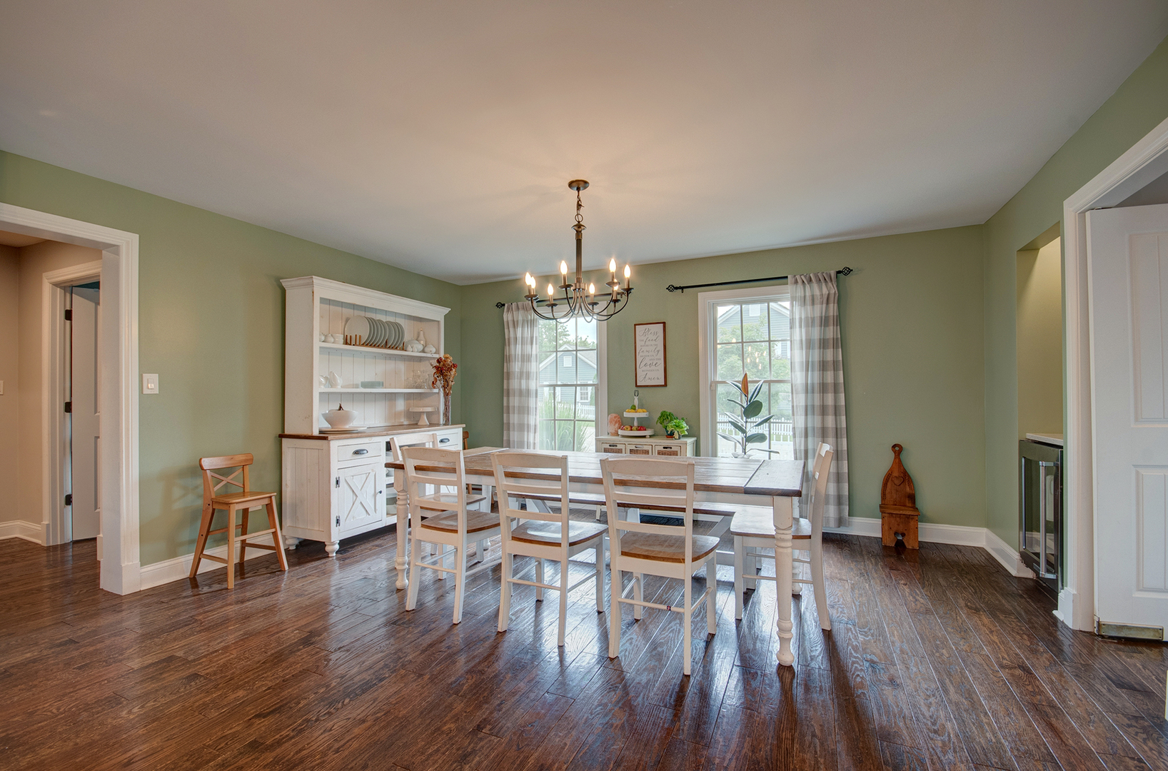 712 Stonebridge Road, Frankfort, IL 60423