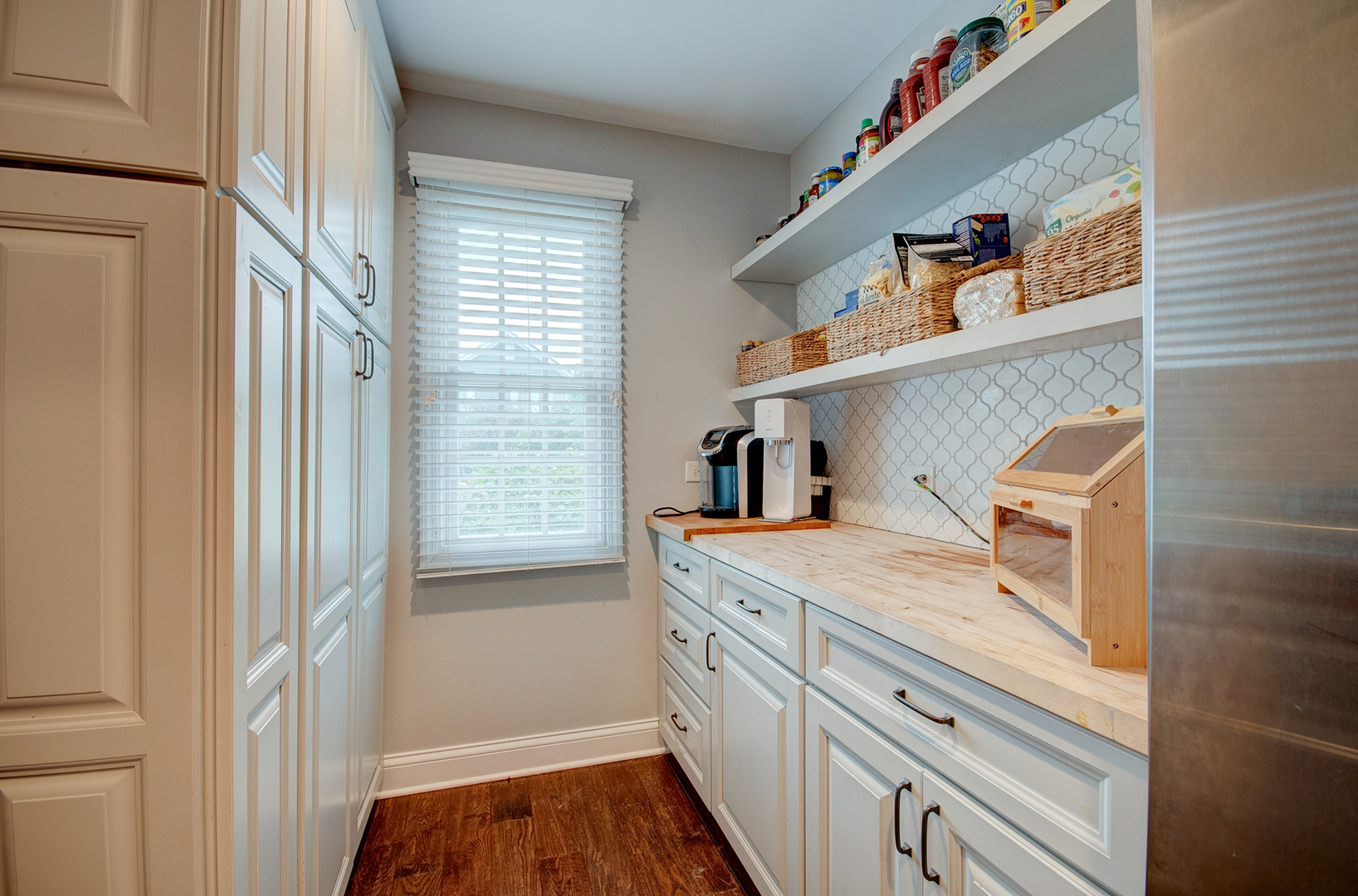 712 Stonebridge Road, Frankfort, IL 60423