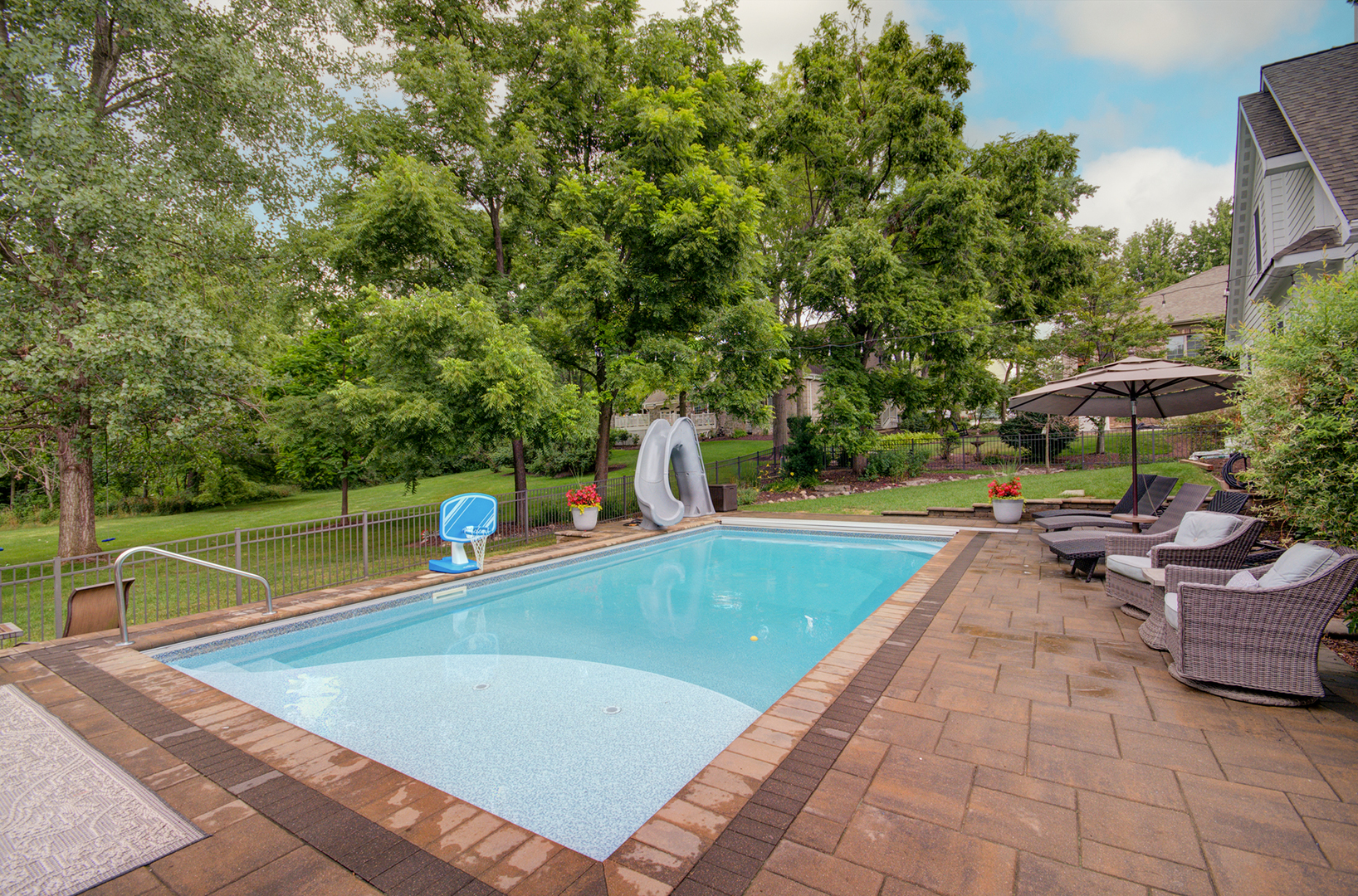 712 Stonebridge Road, Frankfort, IL 60423