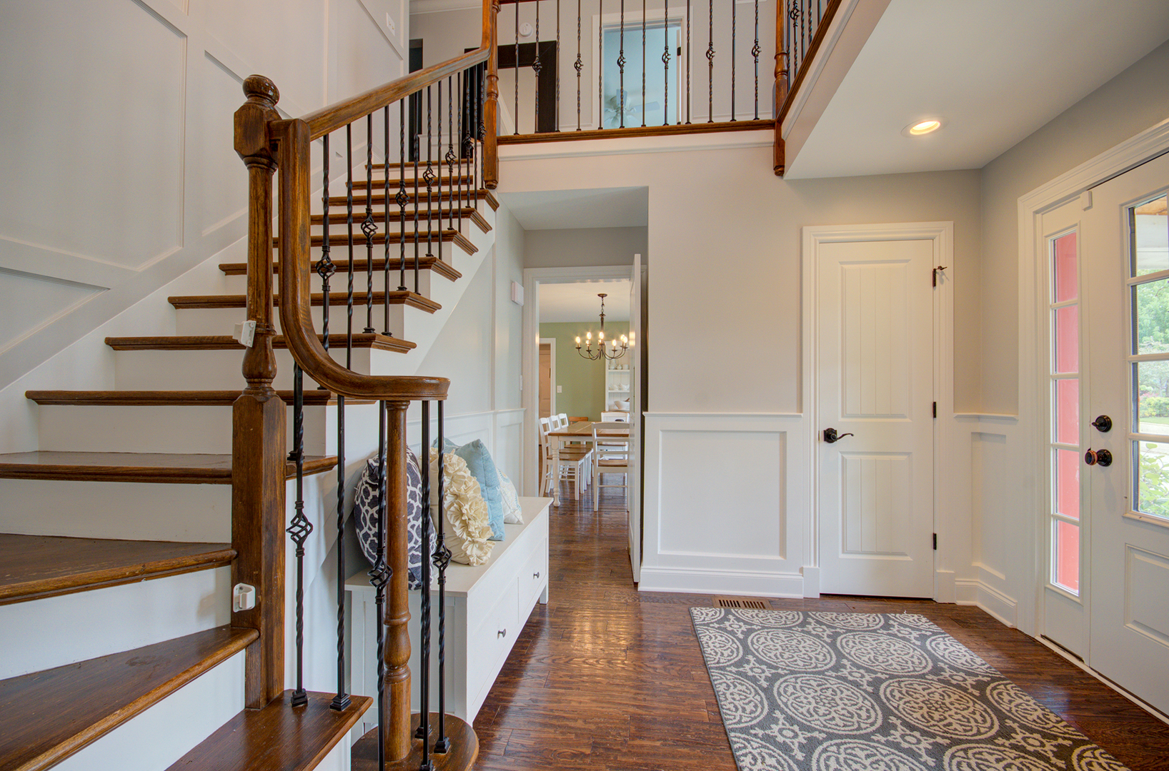 712 Stonebridge Road, Frankfort, IL 60423