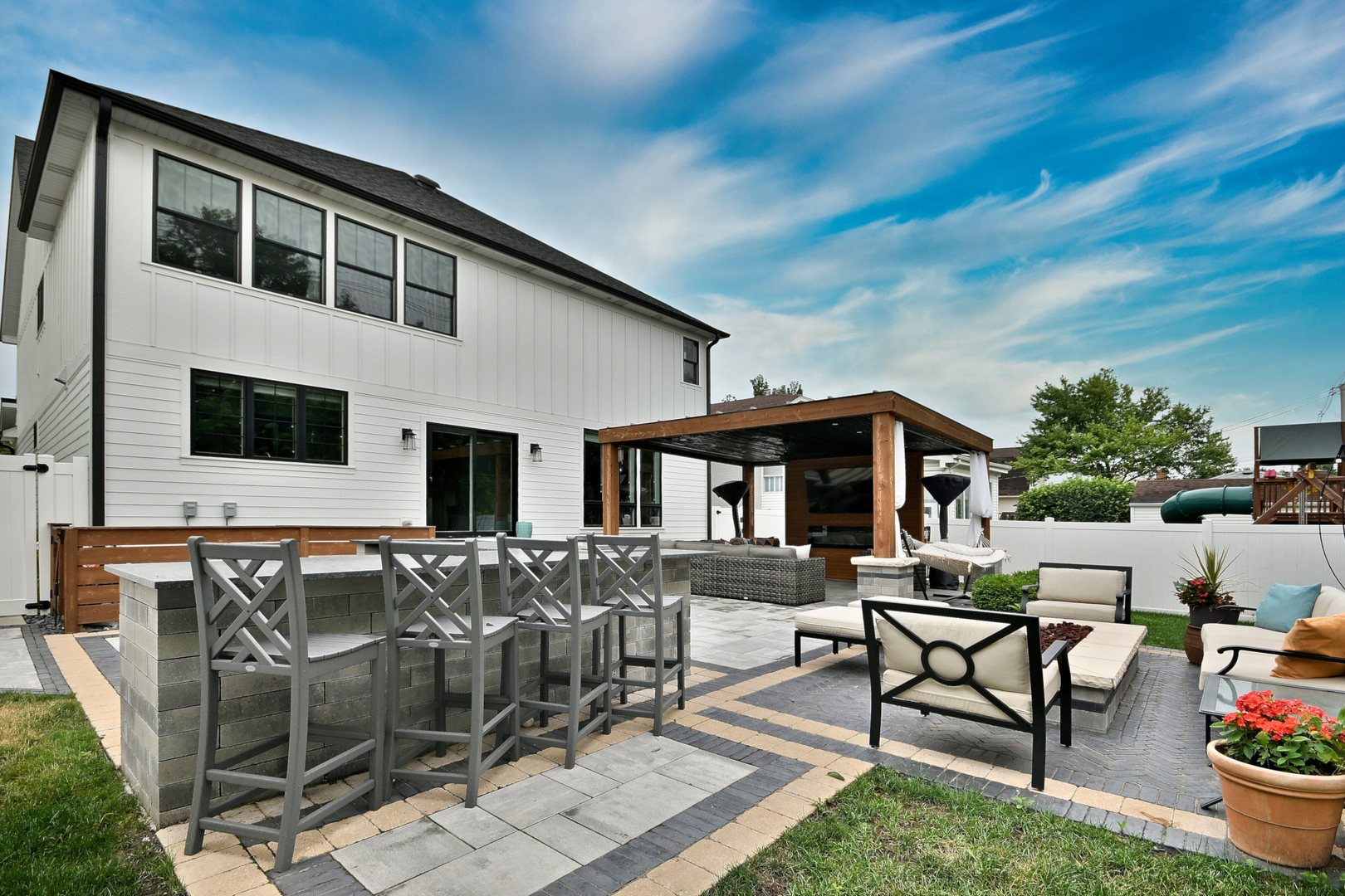 662 S Parkside Avenue, Elmhurst, IL 60126
