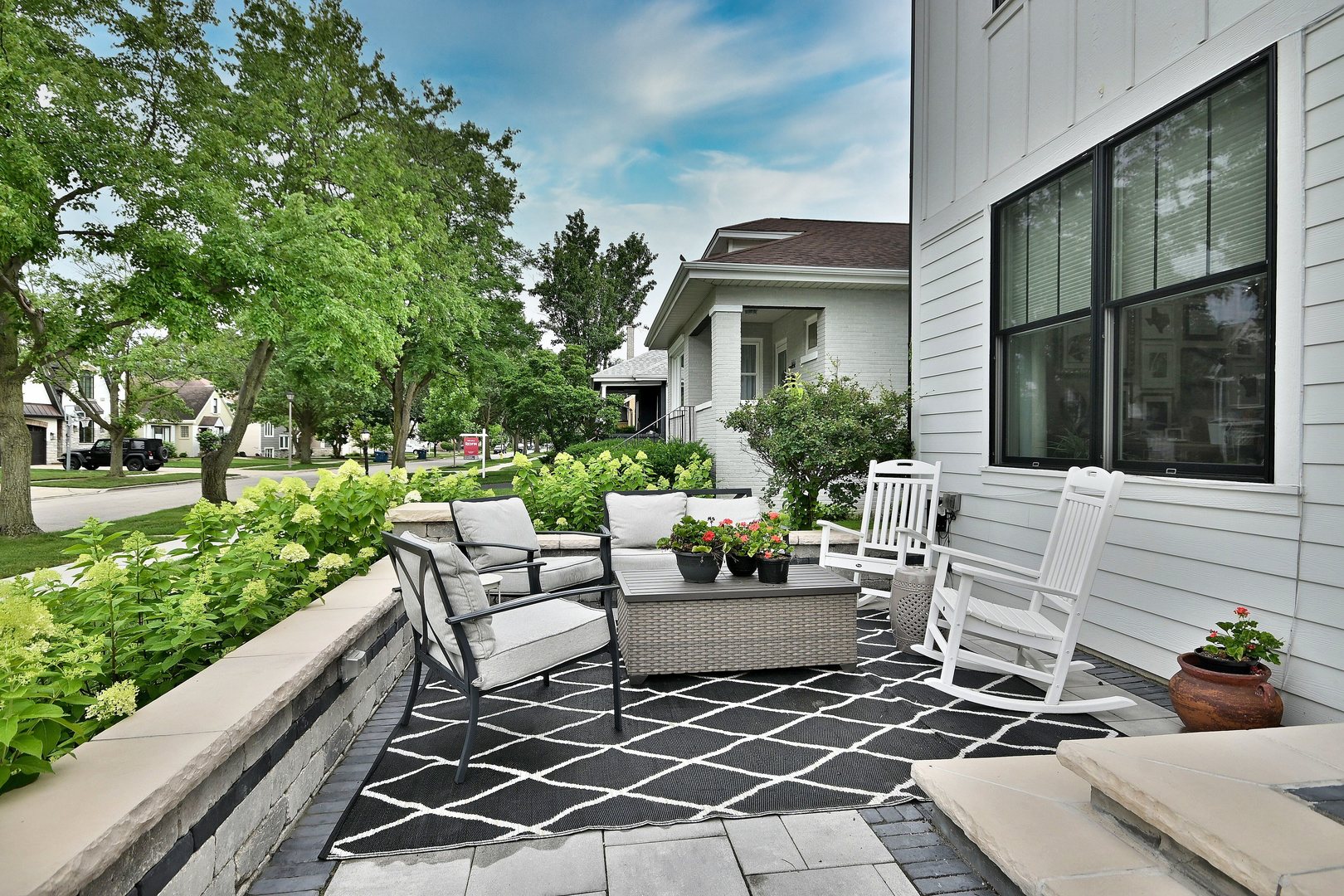 662 S Parkside Avenue, Elmhurst, IL 60126