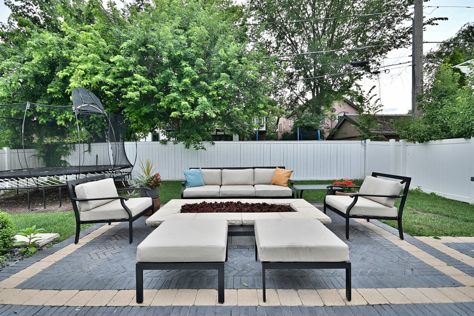 662 S Parkside Avenue, Elmhurst, IL 60126