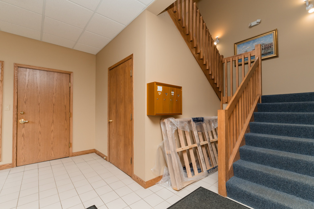 14047 W Petronella Drive #201, Libertyville, IL 60048