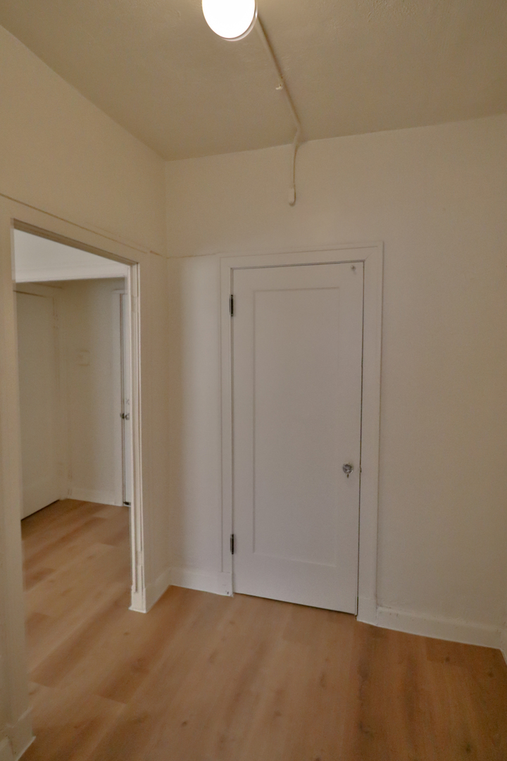 3302 Kenilworth Avenue #104, Berwyn, IL 60402