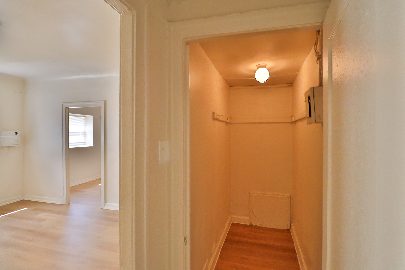 3302 Kenilworth Avenue #104, Berwyn, IL 60402