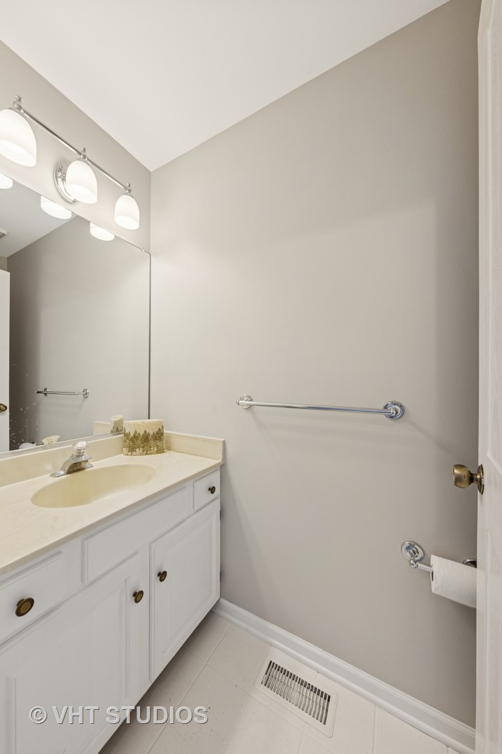 6522 stair Street, Downers Grove, IL 60516