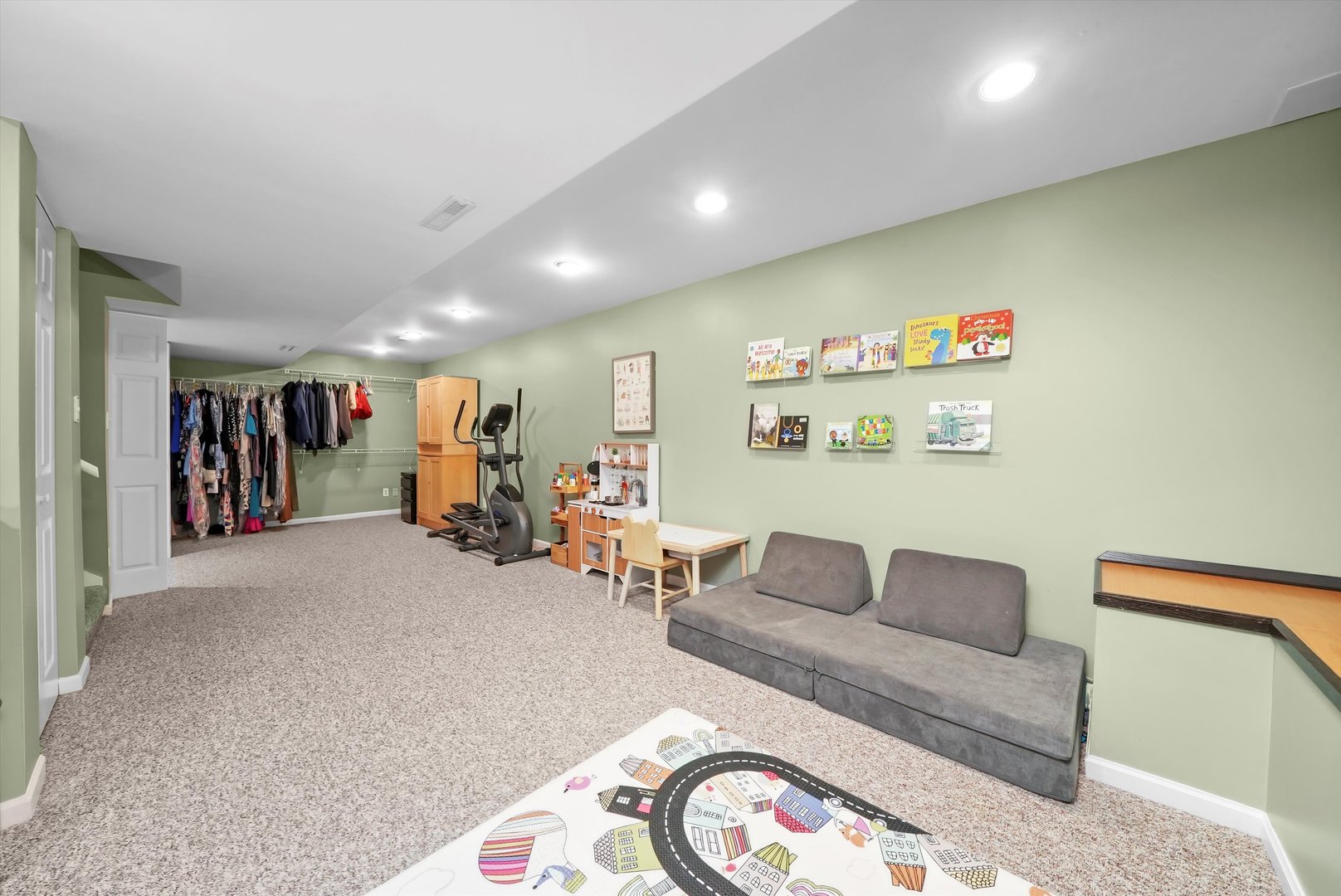 3721 Brighton Place, McHenry, IL 60050