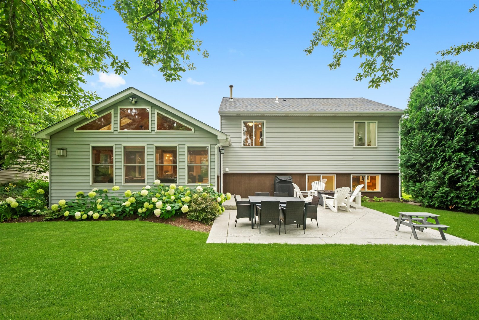 3721 Brighton Place, McHenry, IL 60050