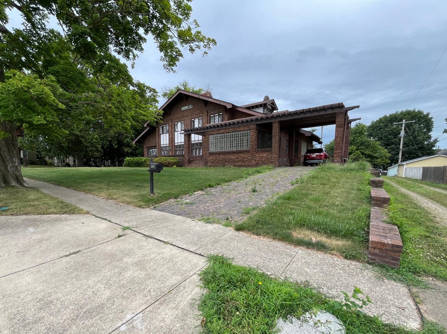 109 W Macon Street, Clinton, IL 61727