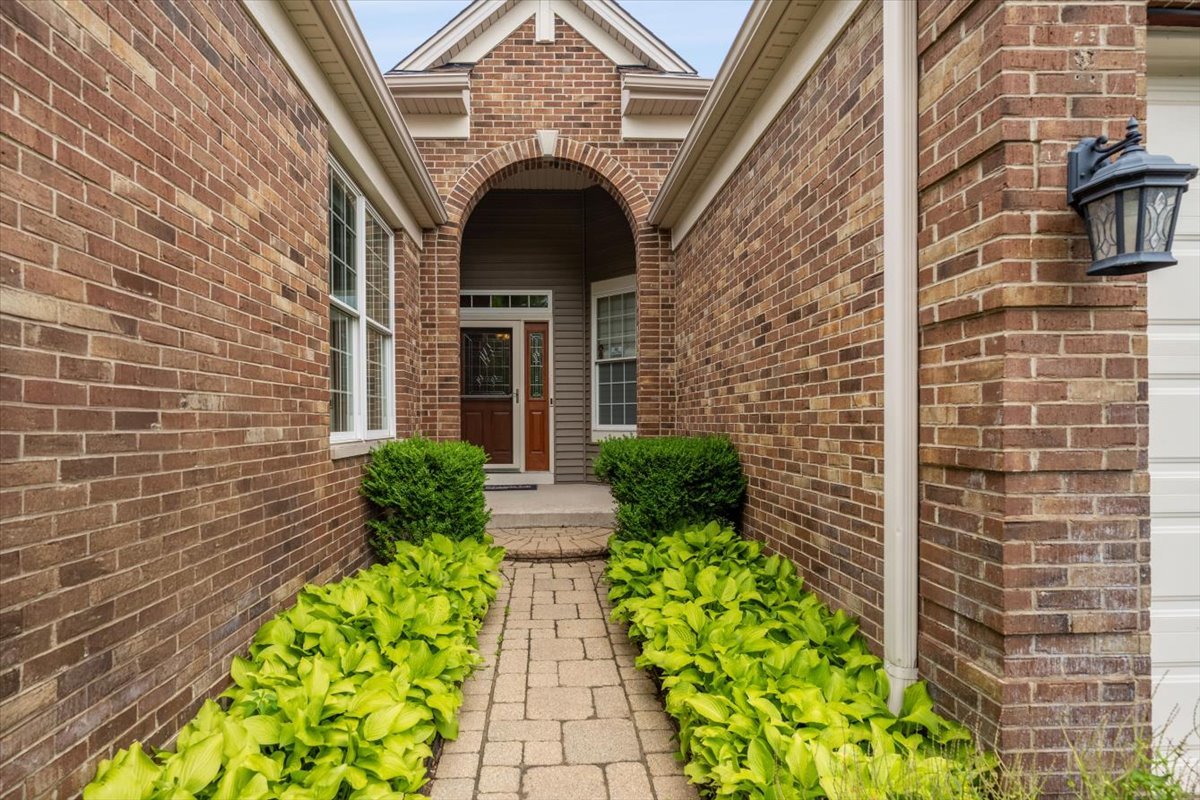 2095 Sandell Lane, North Aurora, IL 60542