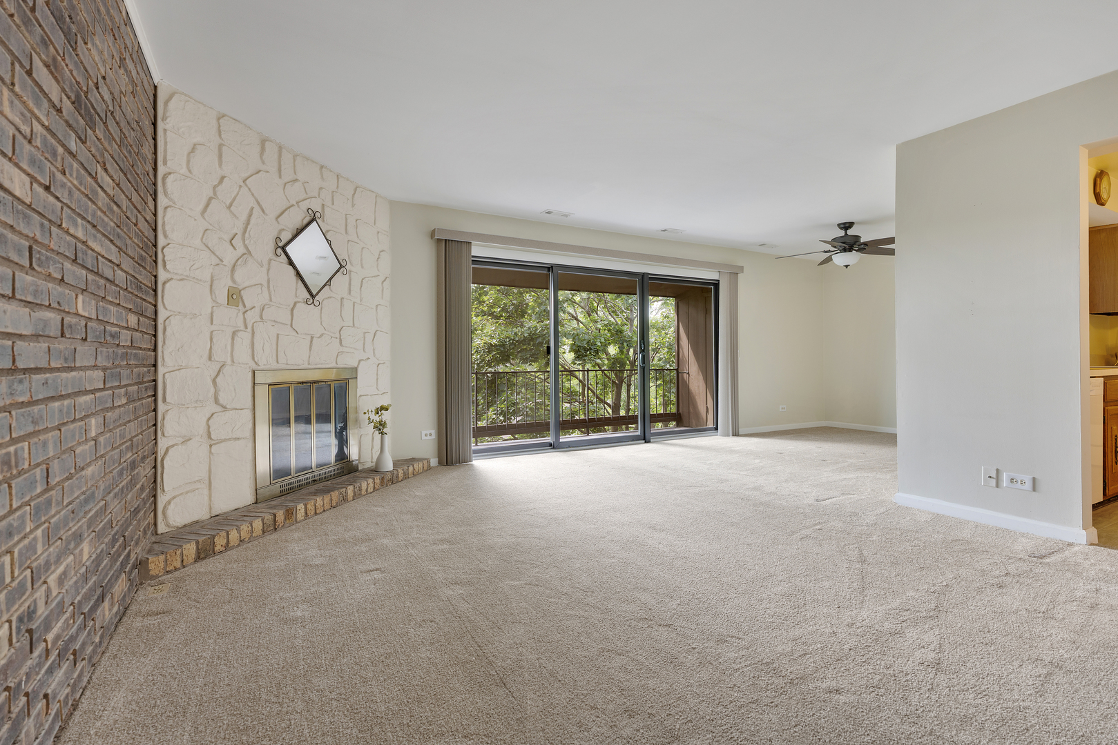1313 Cass Lane #301, Westmont, IL 60559