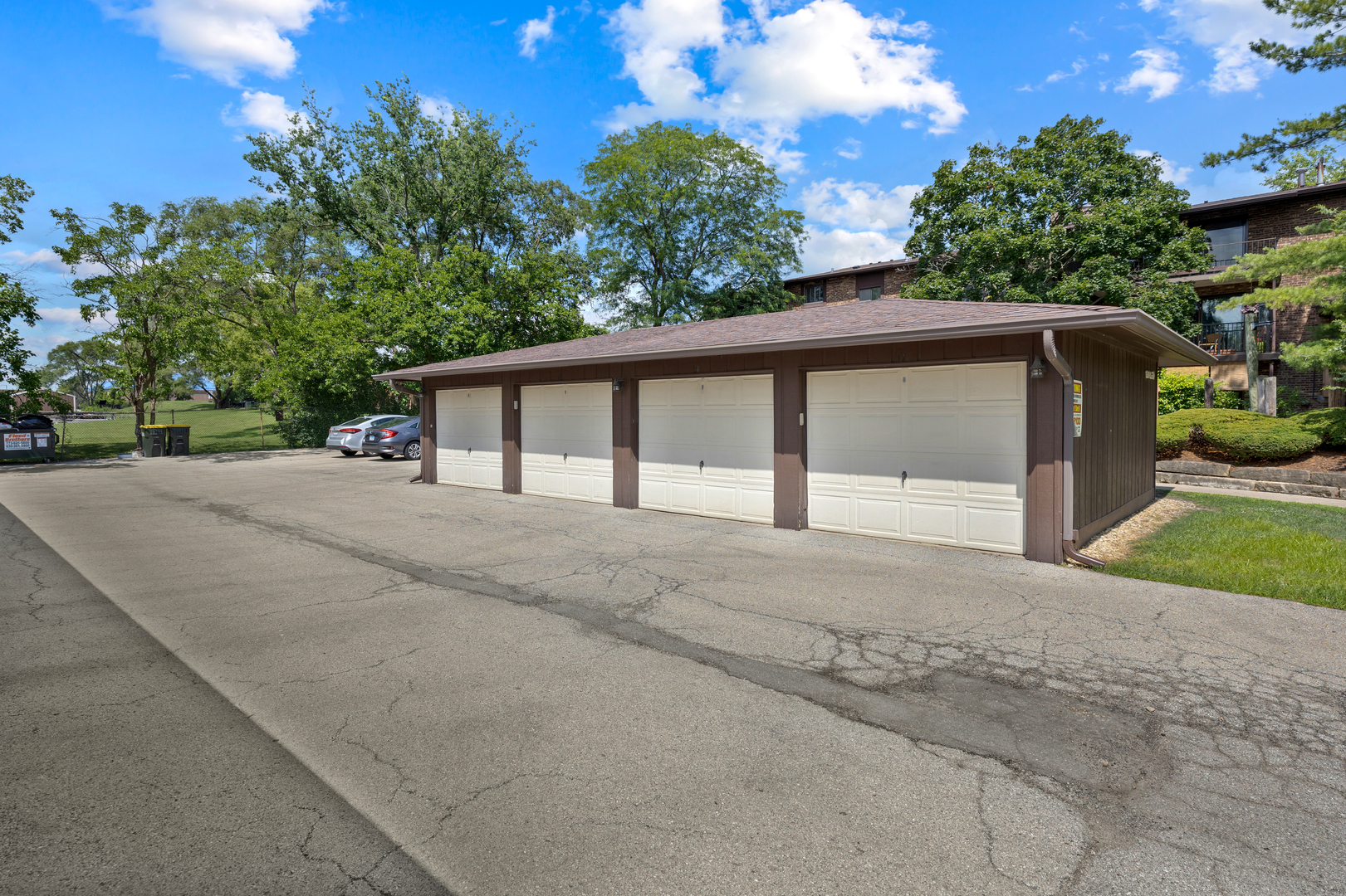 1313 Cass Lane #301, Westmont, IL 60559