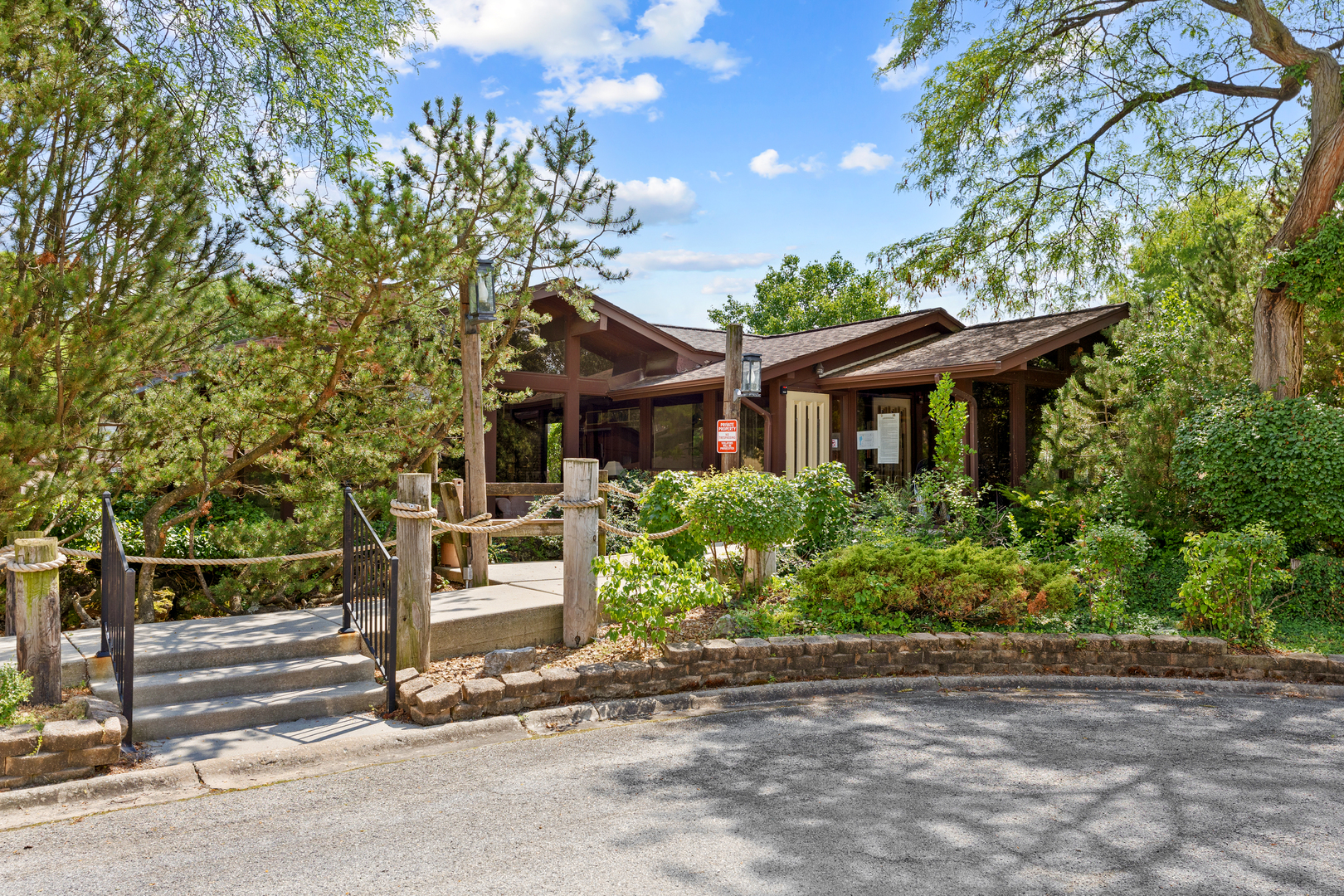 1313 Cass Lane #301, Westmont, IL 60559