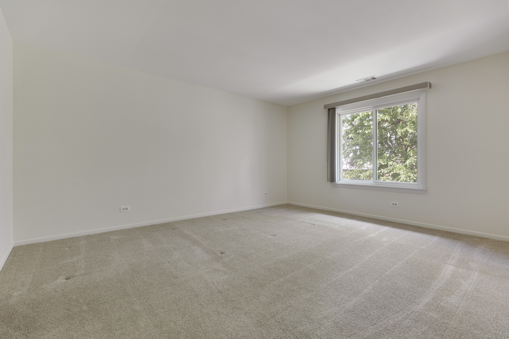 1313 Cass Lane #301, Westmont, IL 60559