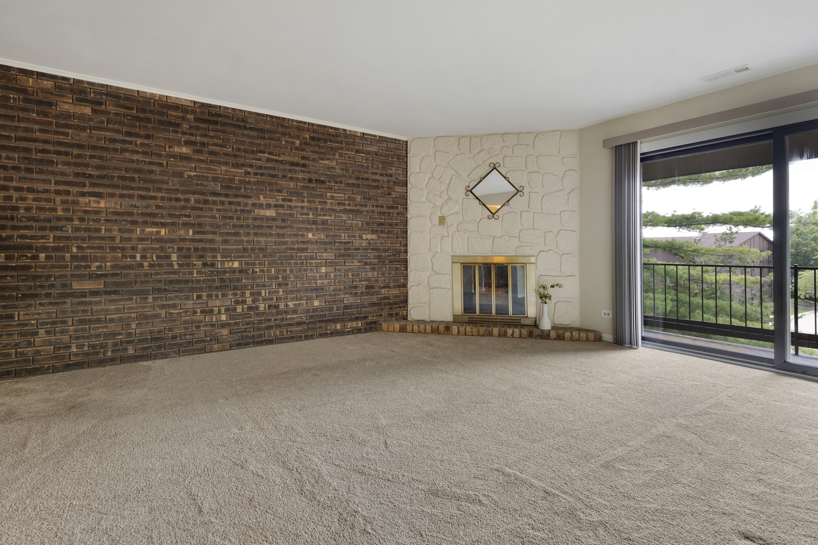 1313 Cass Lane #301, Westmont, IL 60559