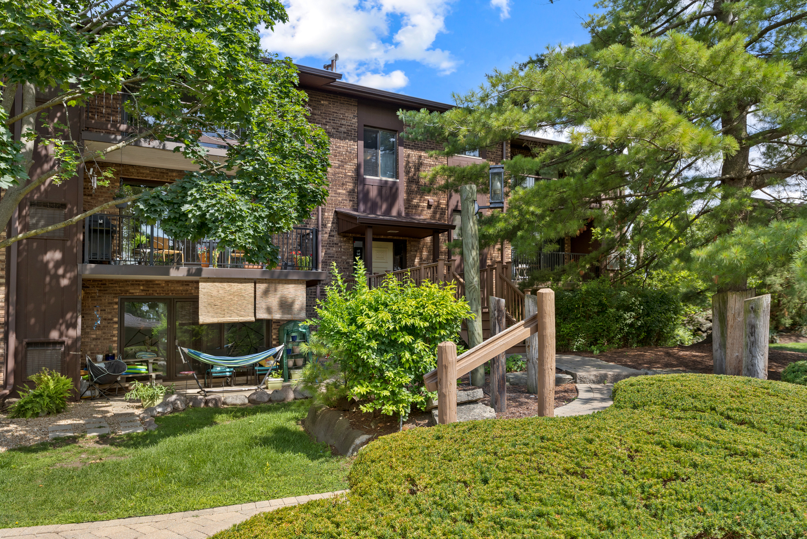 1313 Cass Lane #301, Westmont, IL 60559