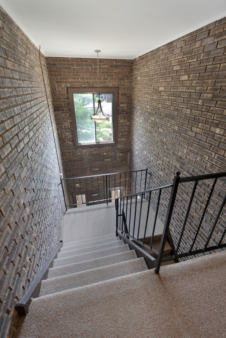1313 Cass Lane #301, Westmont, IL 60559