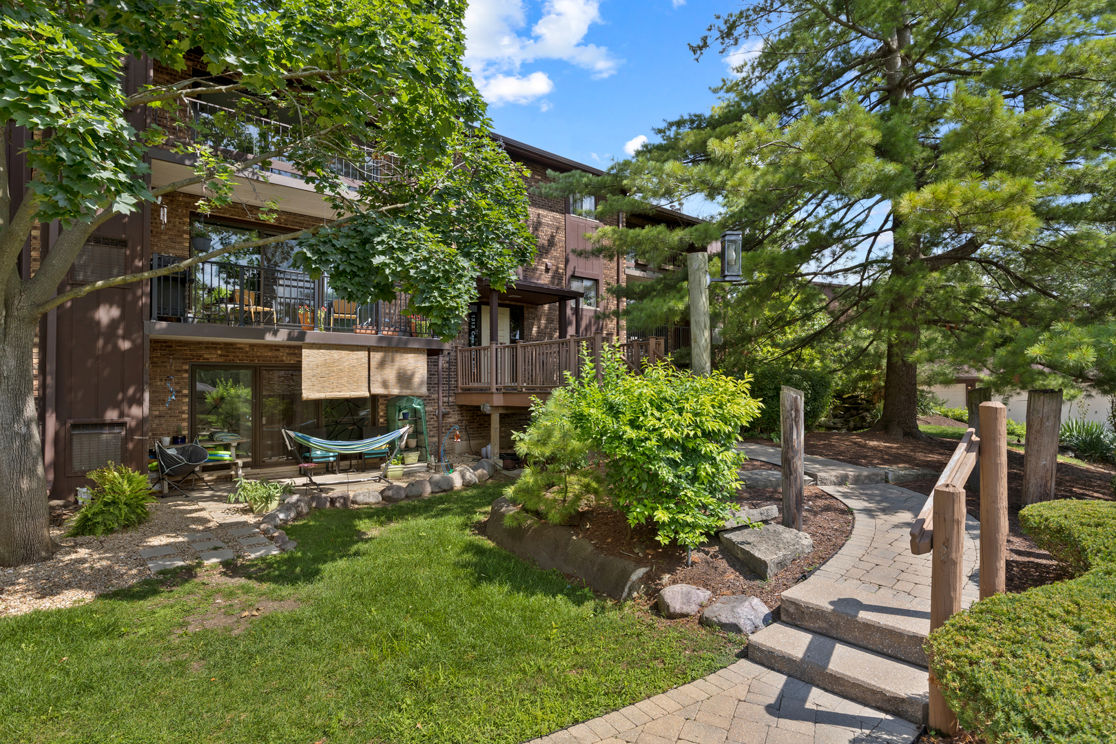1313 Cass Lane #301, Westmont, IL 60559