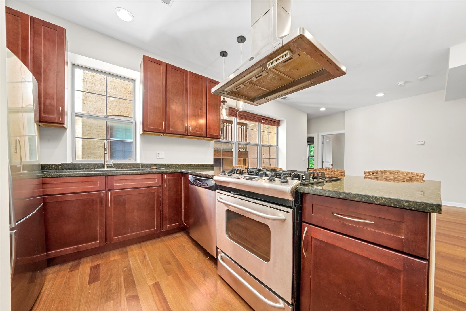 3551 W Belle Plaine Avenue #2, Chicago, IL 60618