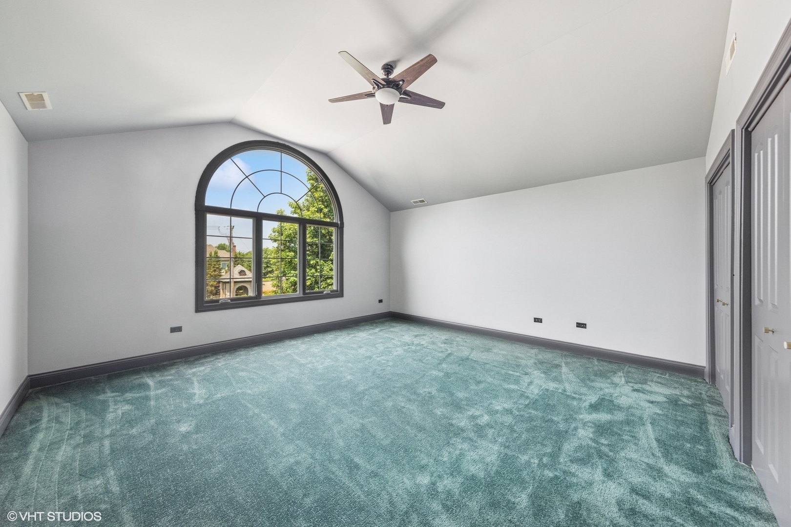 6001 Wolf Road, La Grange Highlands, IL 60525