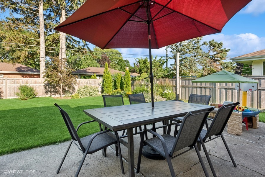 441 Pinehurst Drive, Des Plaines, IL 60016