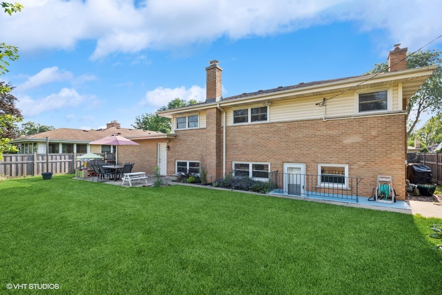 441 Pinehurst Drive, Des Plaines, IL 60016
