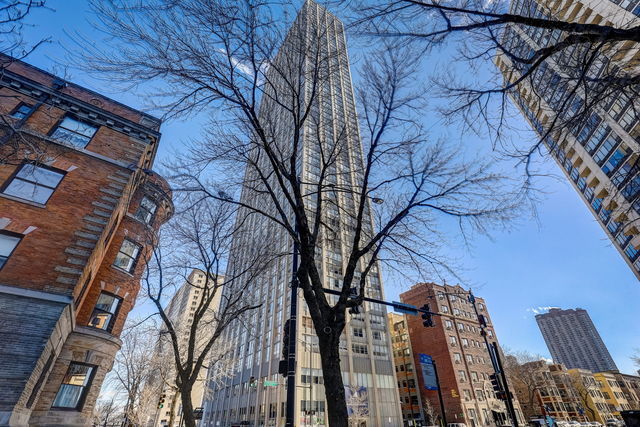 655 W Irving Park Road #1713, Chicago, IL 60613