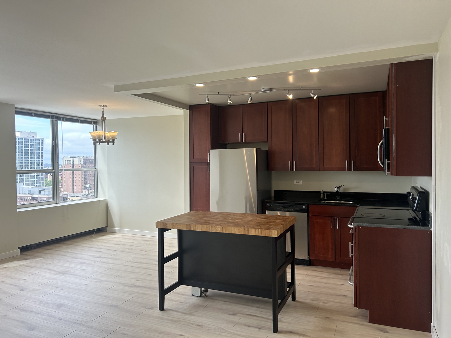 655 W Irving Park Road #1713, Chicago, IL 60613