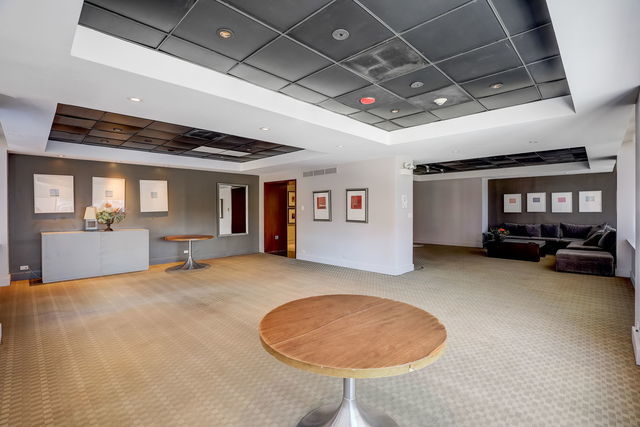 655 W Irving Park Road #1713, Chicago, IL 60613