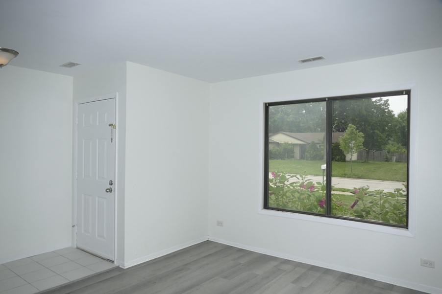 1076 CRESTWOOD Lane, Bolingbrook, IL 60440