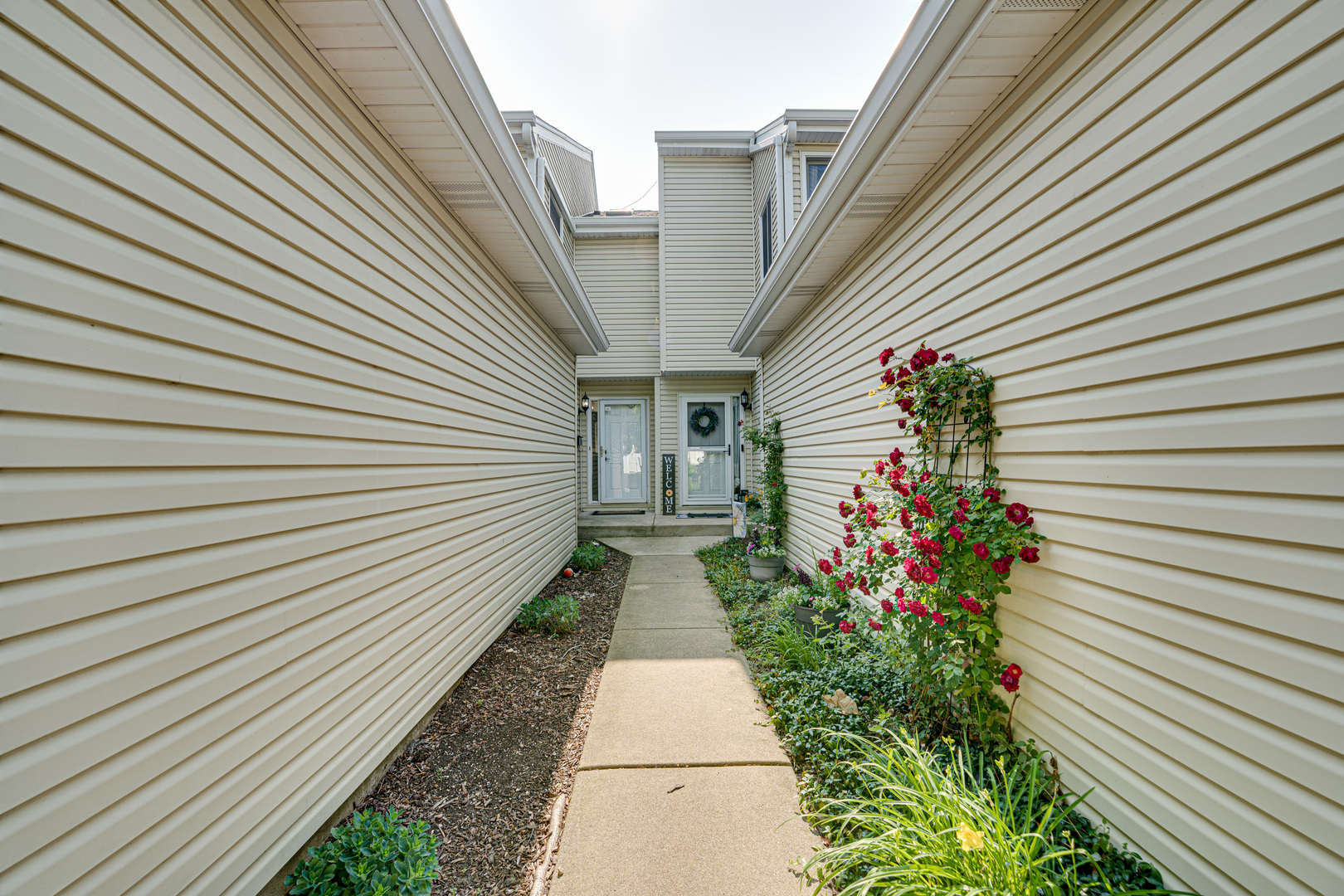 1633 Hilton Head Drive, Naperville, IL 60563