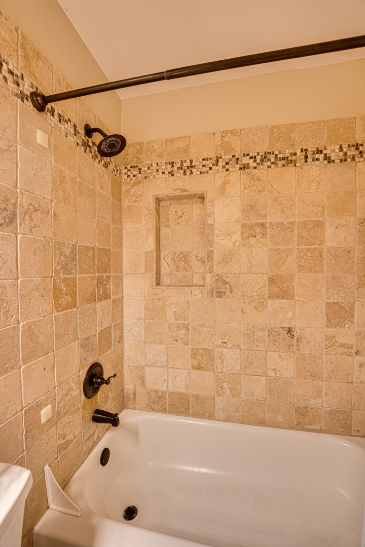 1633 Hilton Head Drive, Naperville, IL 60563