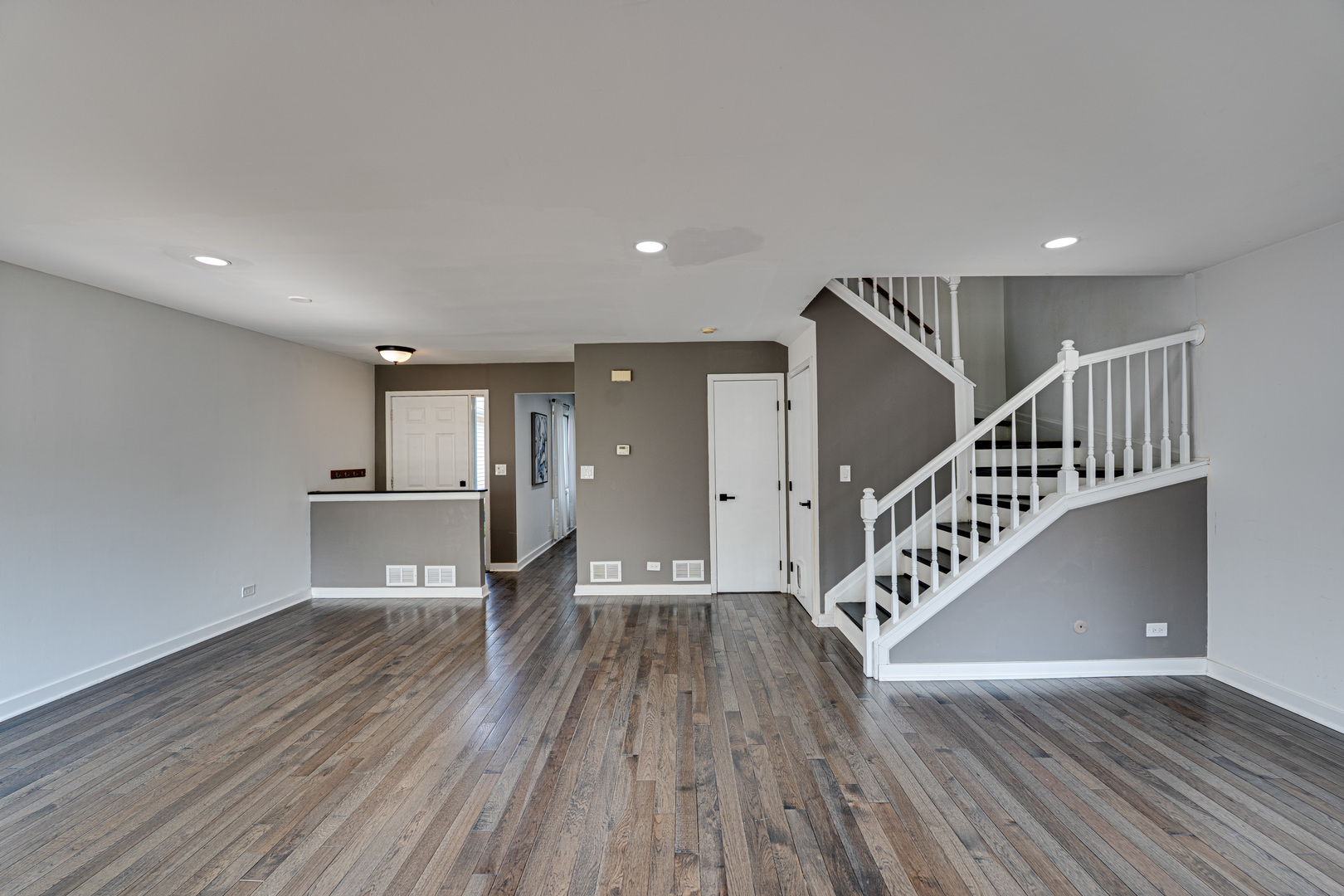 1633 Hilton Head Drive, Naperville, IL 60563