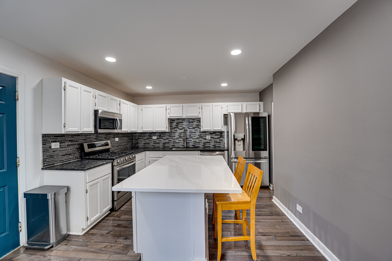 1633 Hilton Head Drive, Naperville, IL 60563