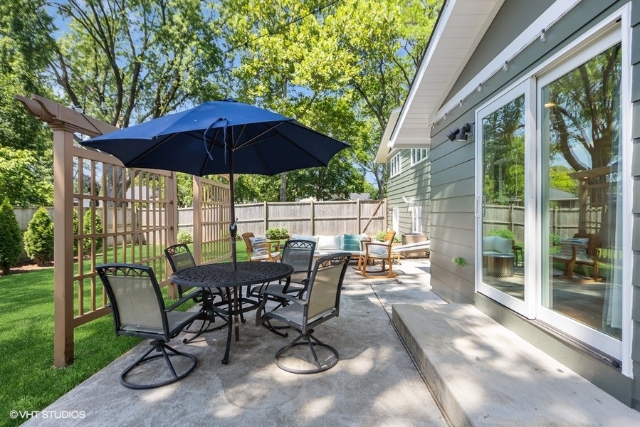 527 Maple Lane, Geneva, IL 60134