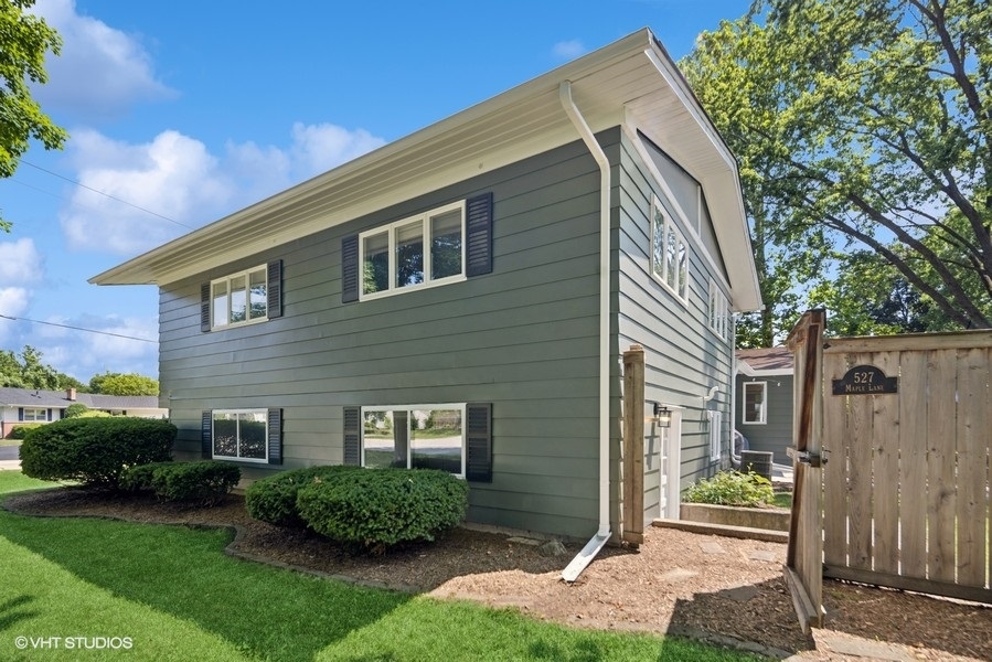 527 Maple Lane, Geneva, IL 60134