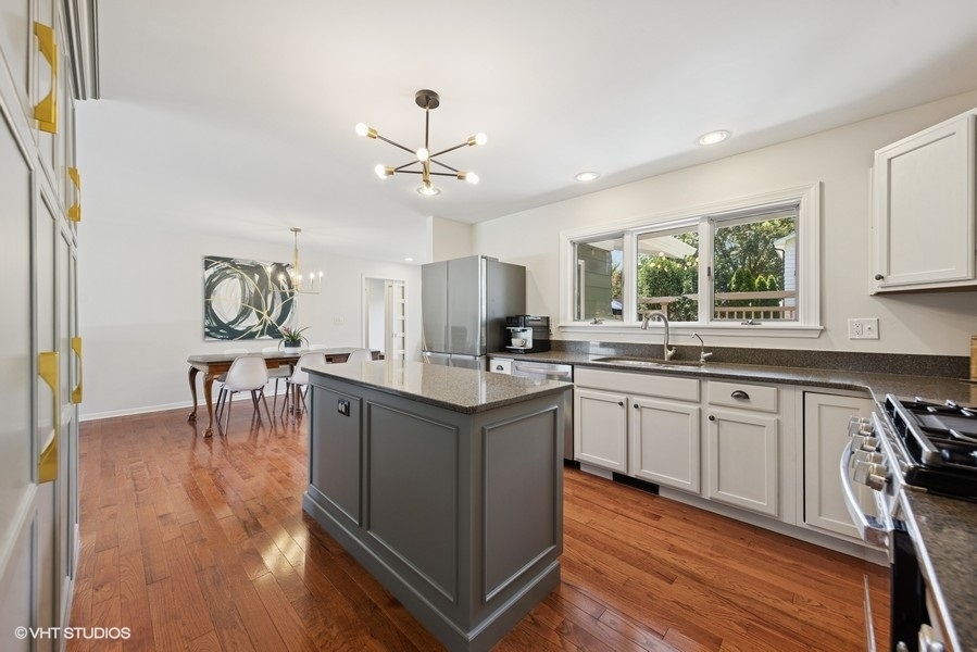 527 Maple Lane, Geneva, IL 60134