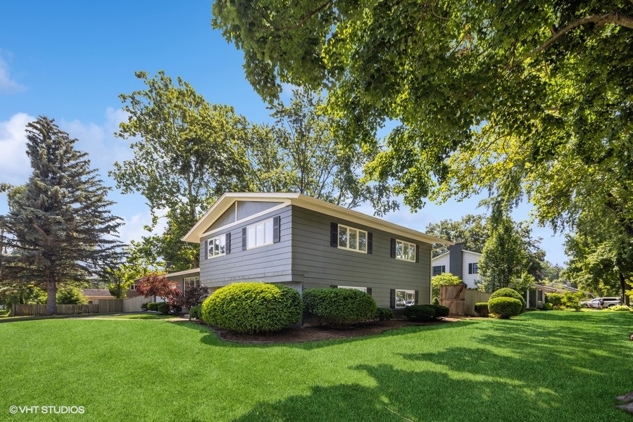 527 Maple Lane, Geneva, IL 60134