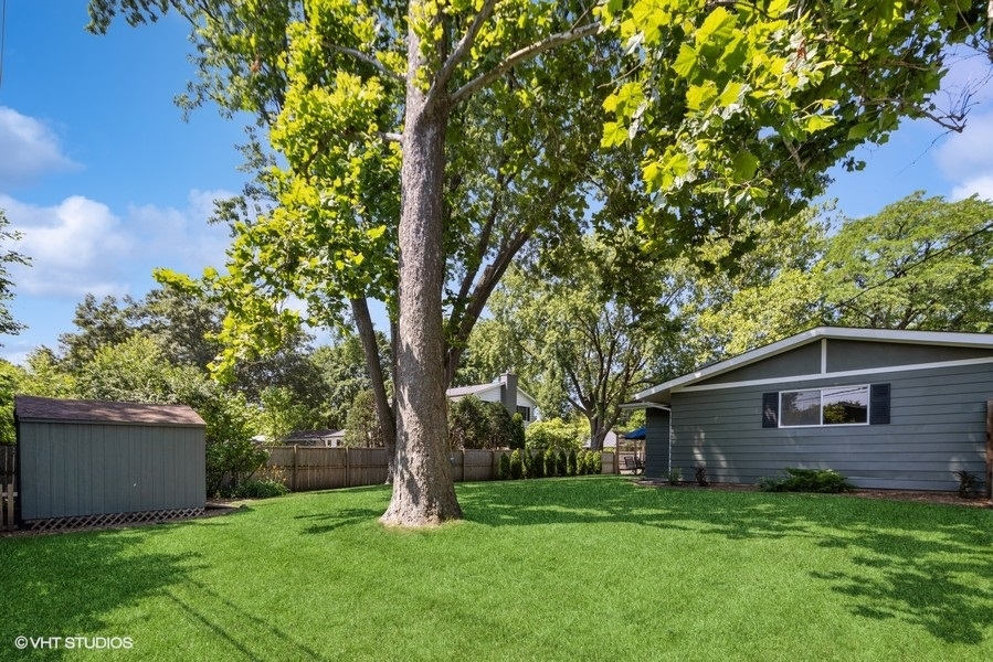 527 Maple Lane, Geneva, IL 60134