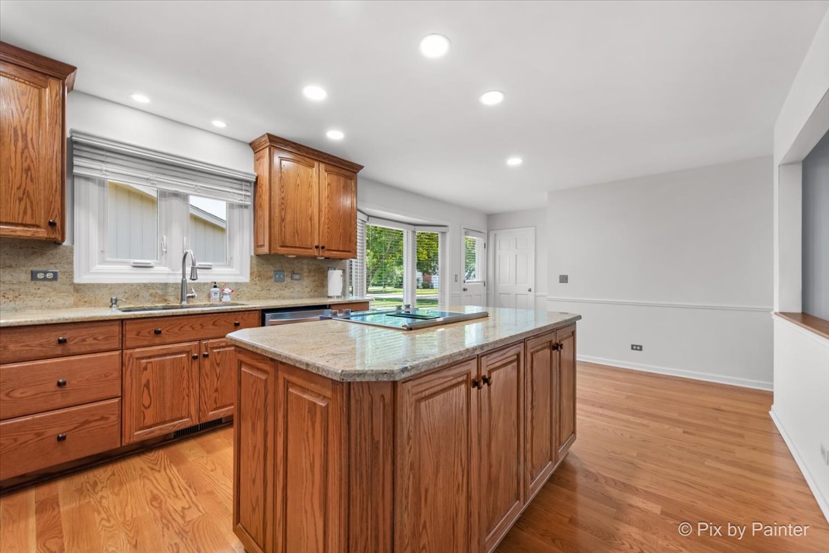 1131 CANDLENUT Drive, Naperville, IL 60540