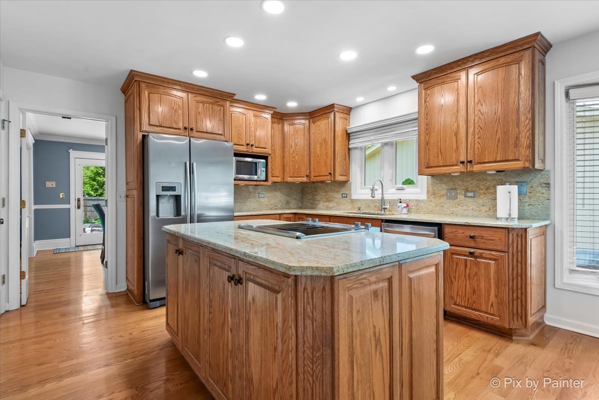 1131 CANDLENUT Drive, Naperville, IL 60540