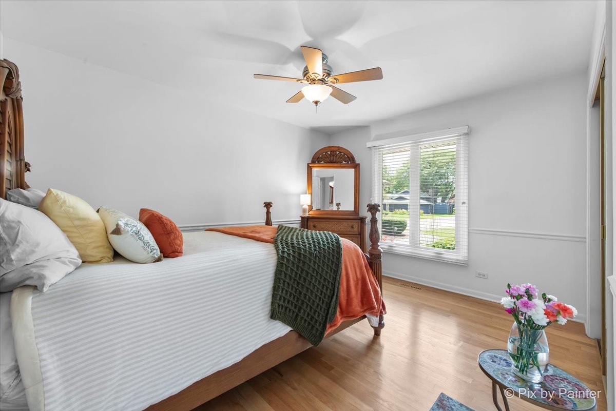 1131 CANDLENUT Drive, Naperville, IL 60540